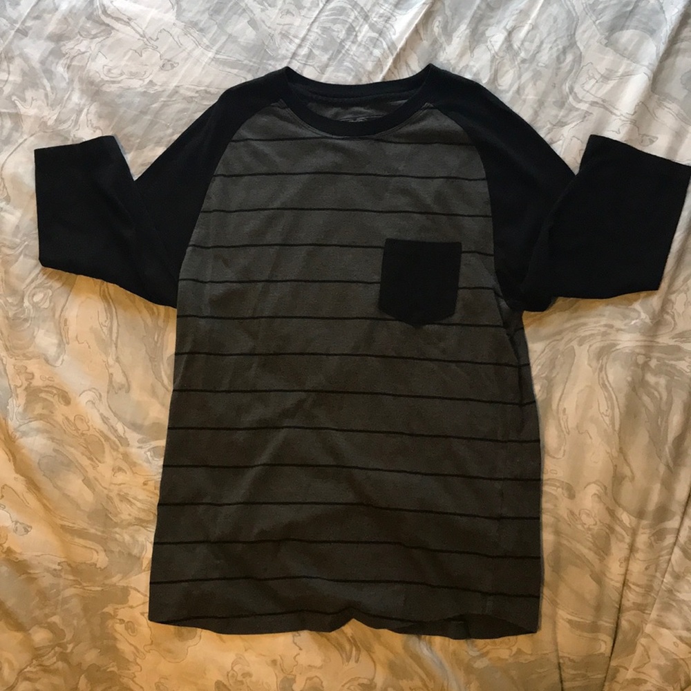 Grey striped men’s quartet sleeve shirt